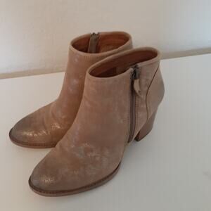 Sofft Wesley Anthracite Suede Zip Booties Ankle Boots Size 7.5 GUC